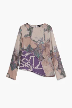 Asymmetric printed T-shirt