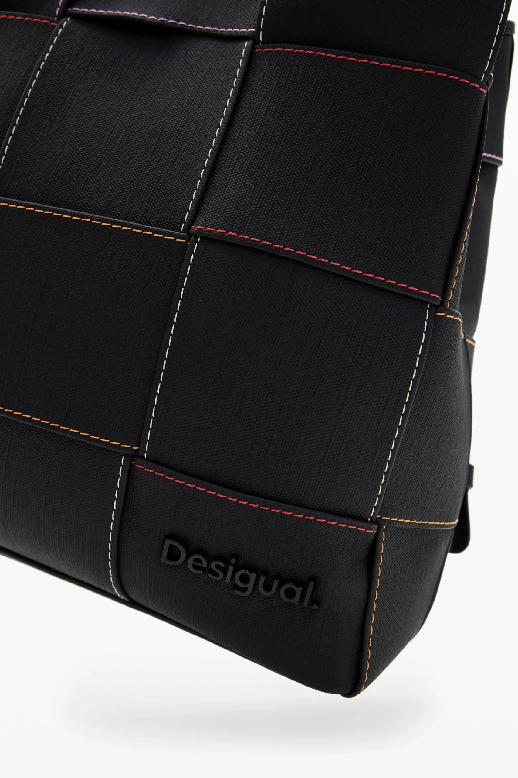 Braided S backpack with topstitching