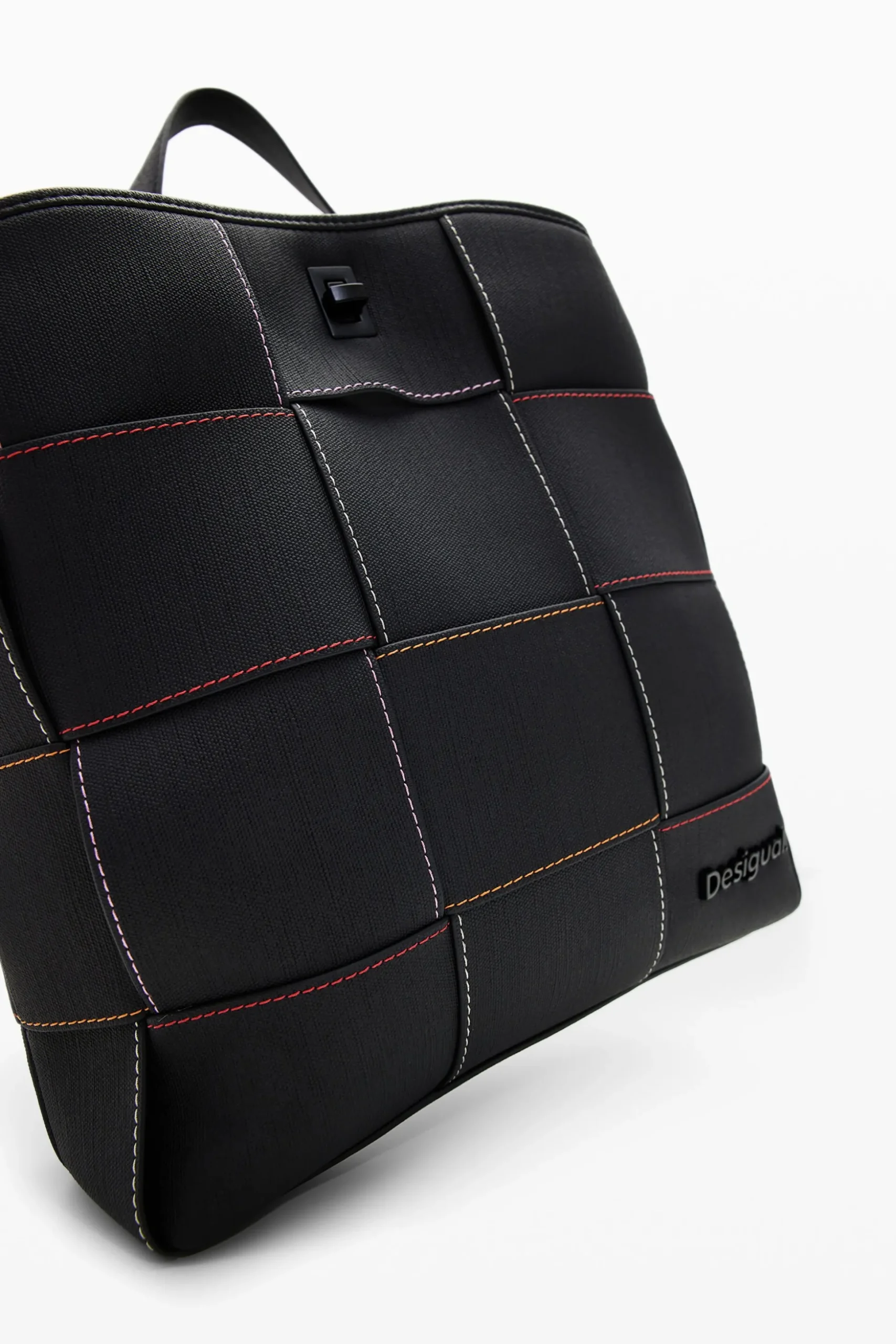 Braided S backpack with topstitching