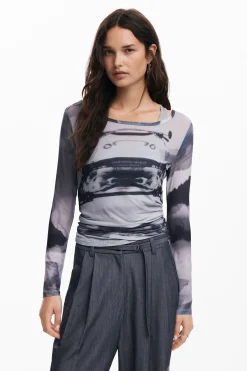 Car print T-shirt