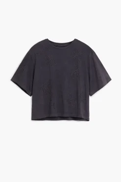 Embroidered flower T-shirt