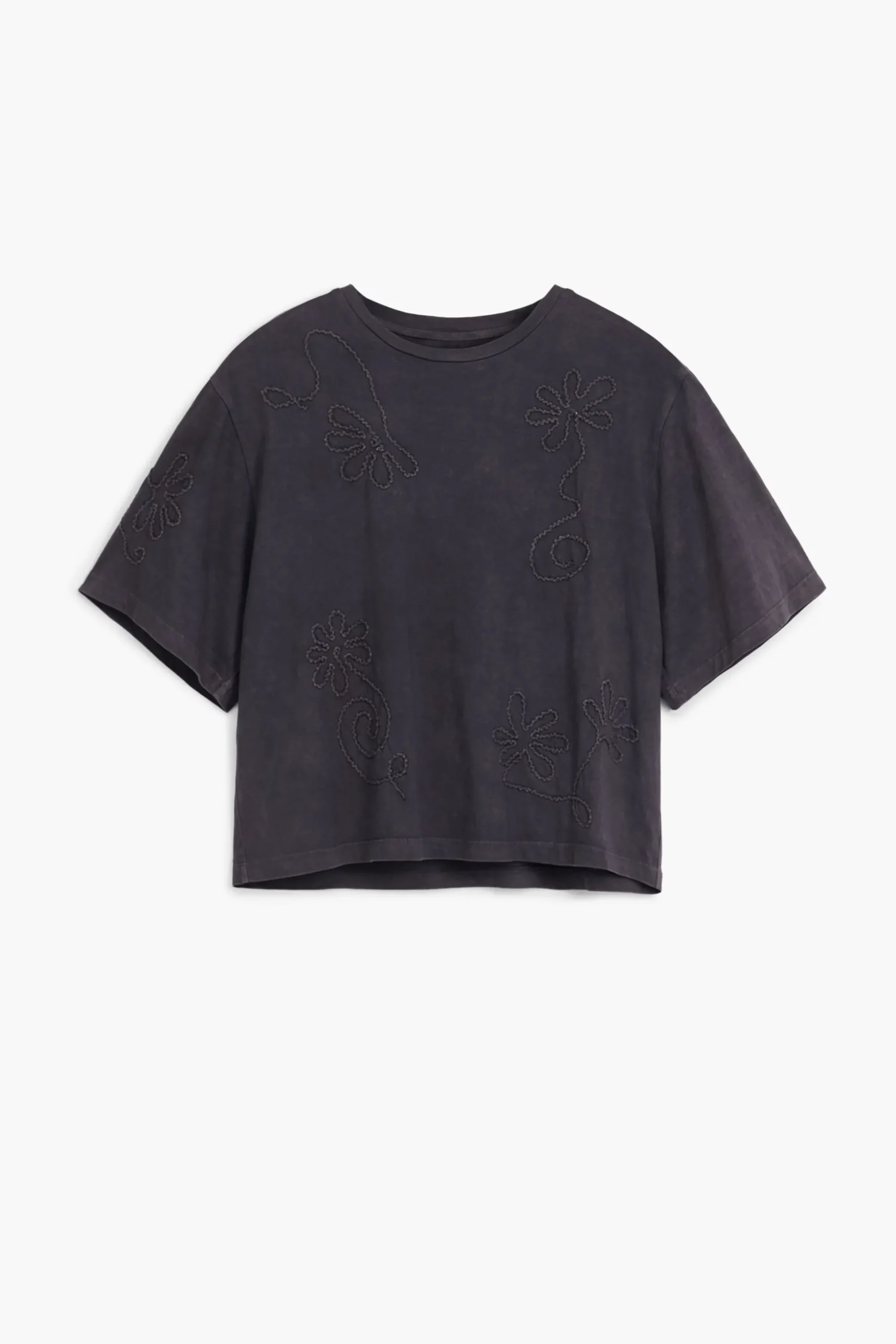 Embroidered flower T-shirt