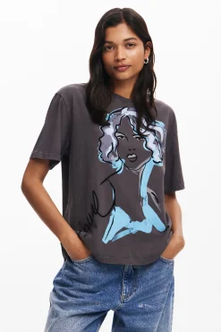 Face illustration T-shirt
