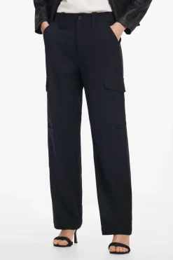Fluid cargo pants