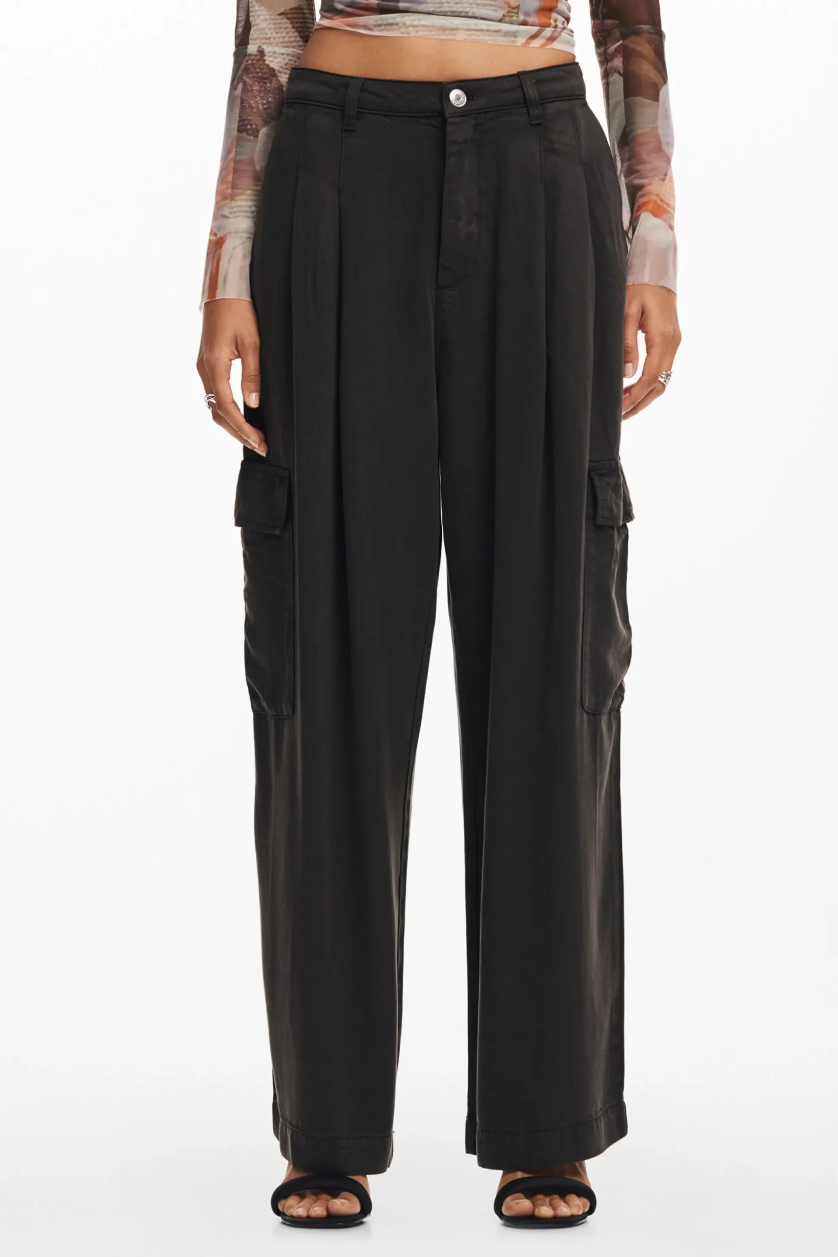Fluid cargo pants