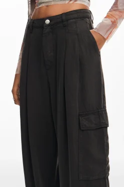 Fluid cargo pants
