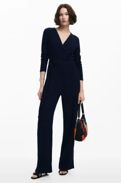 Fluid jumpsuit belt
