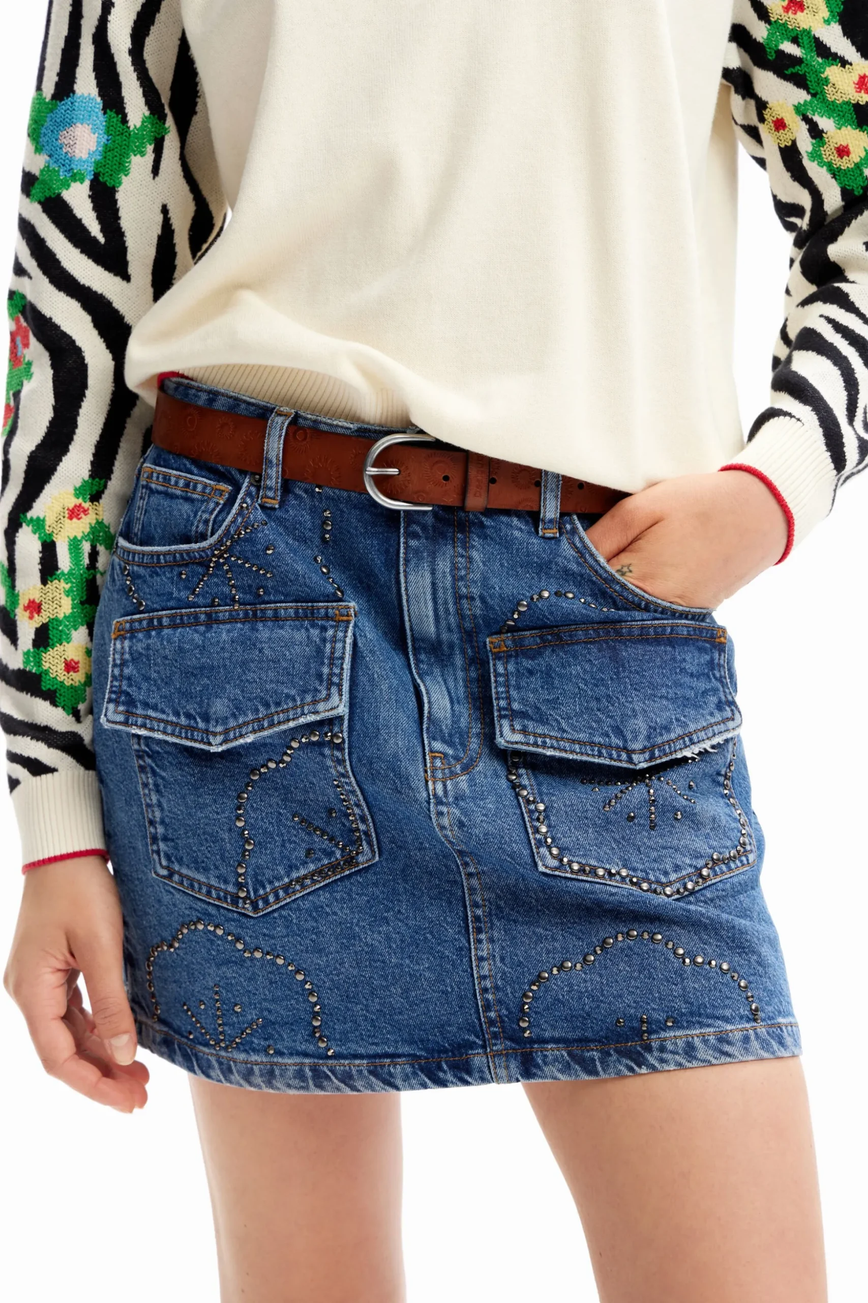 Geometric leather belt