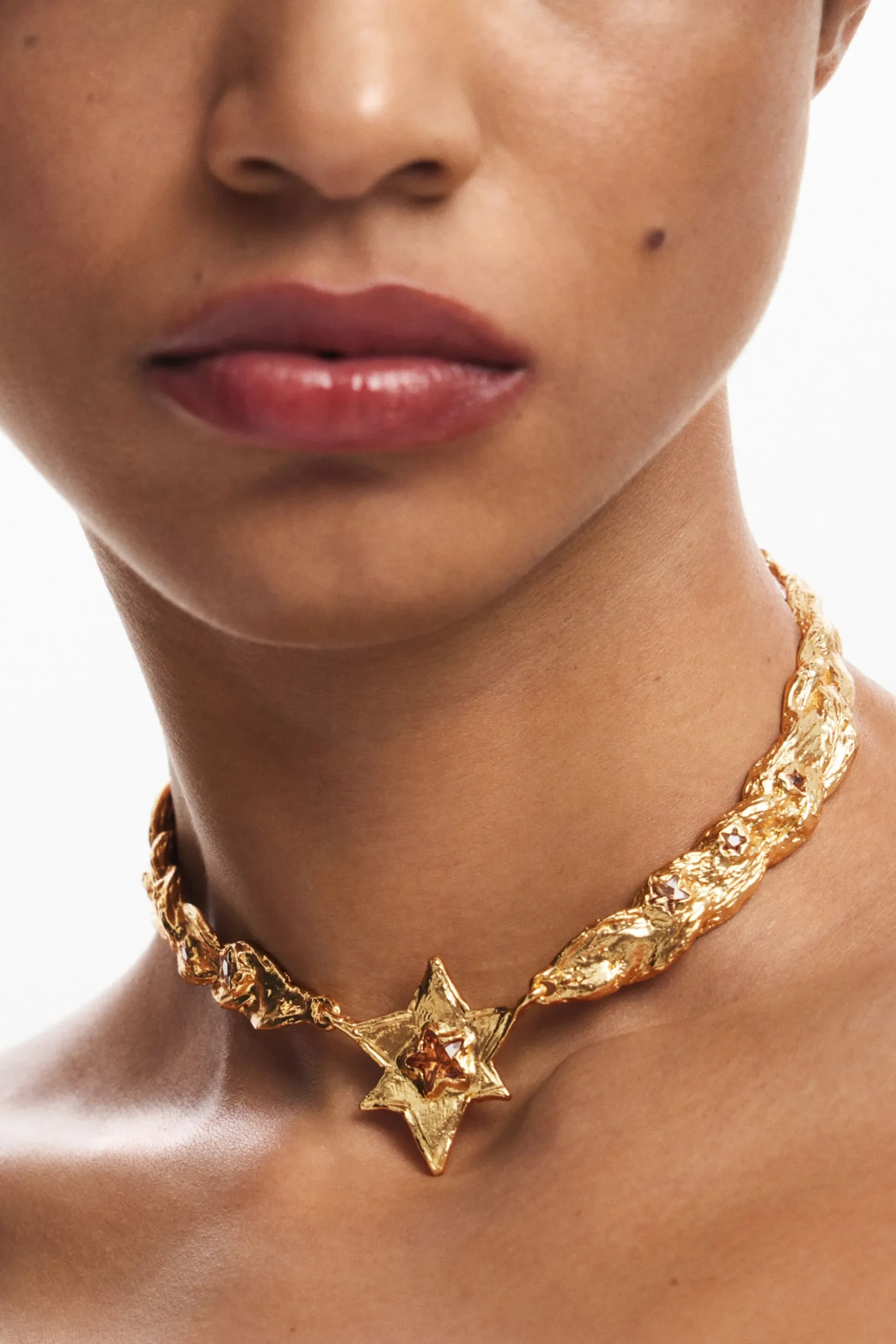Large choker with textures and gold star Zalio