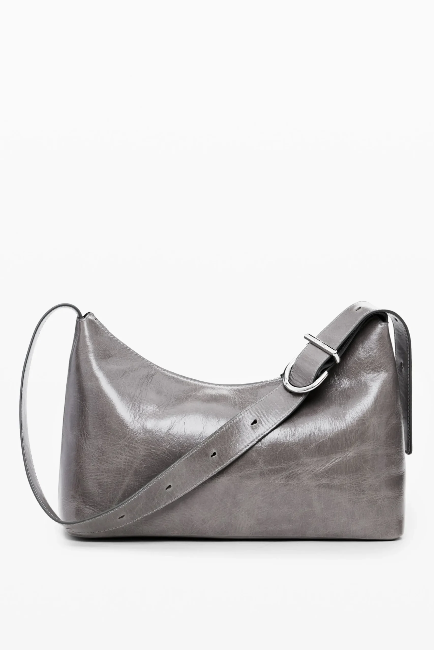 Leather bag with pockets