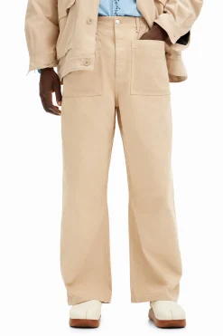 Long pants with pockets