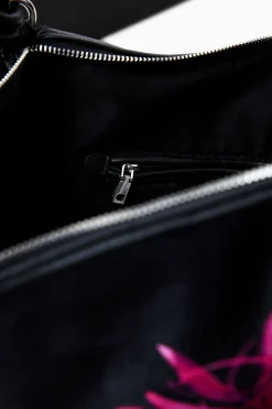 M bag with flowers