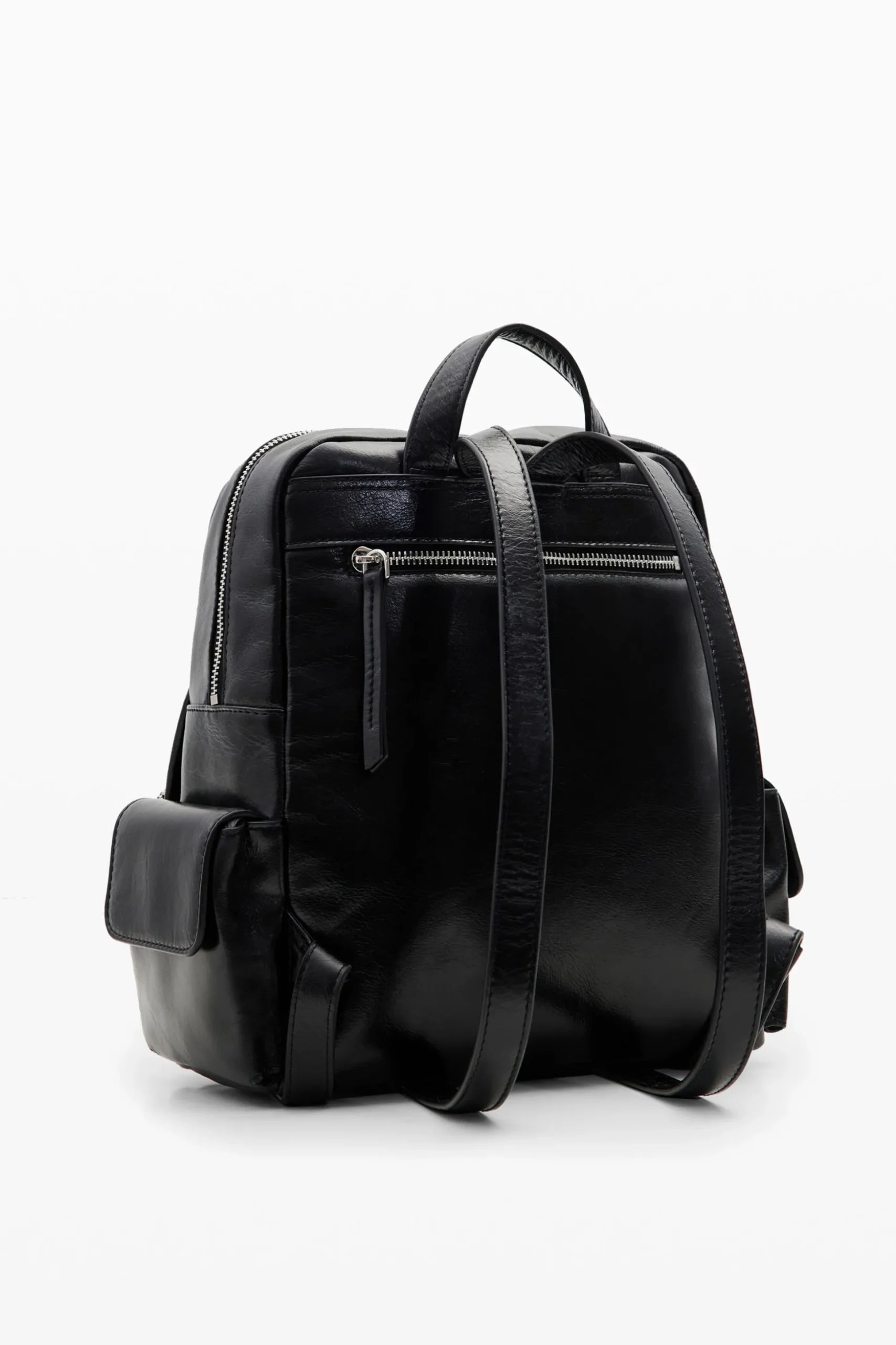 M leather pockets backpack