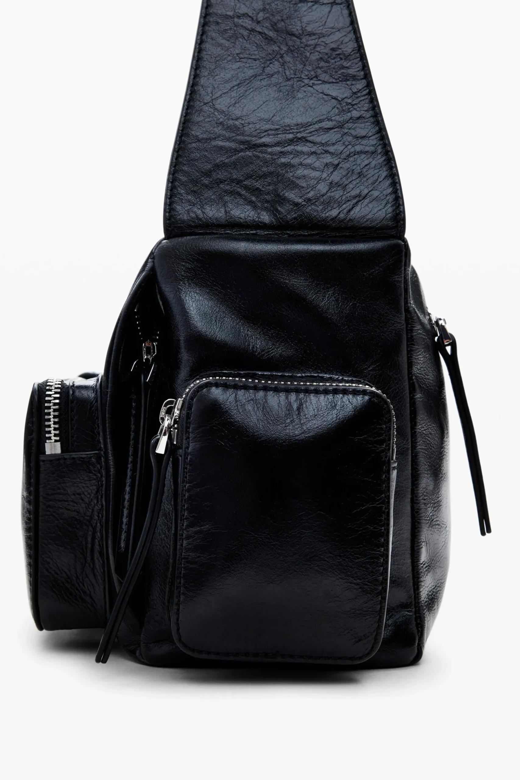 M leather pockets bag