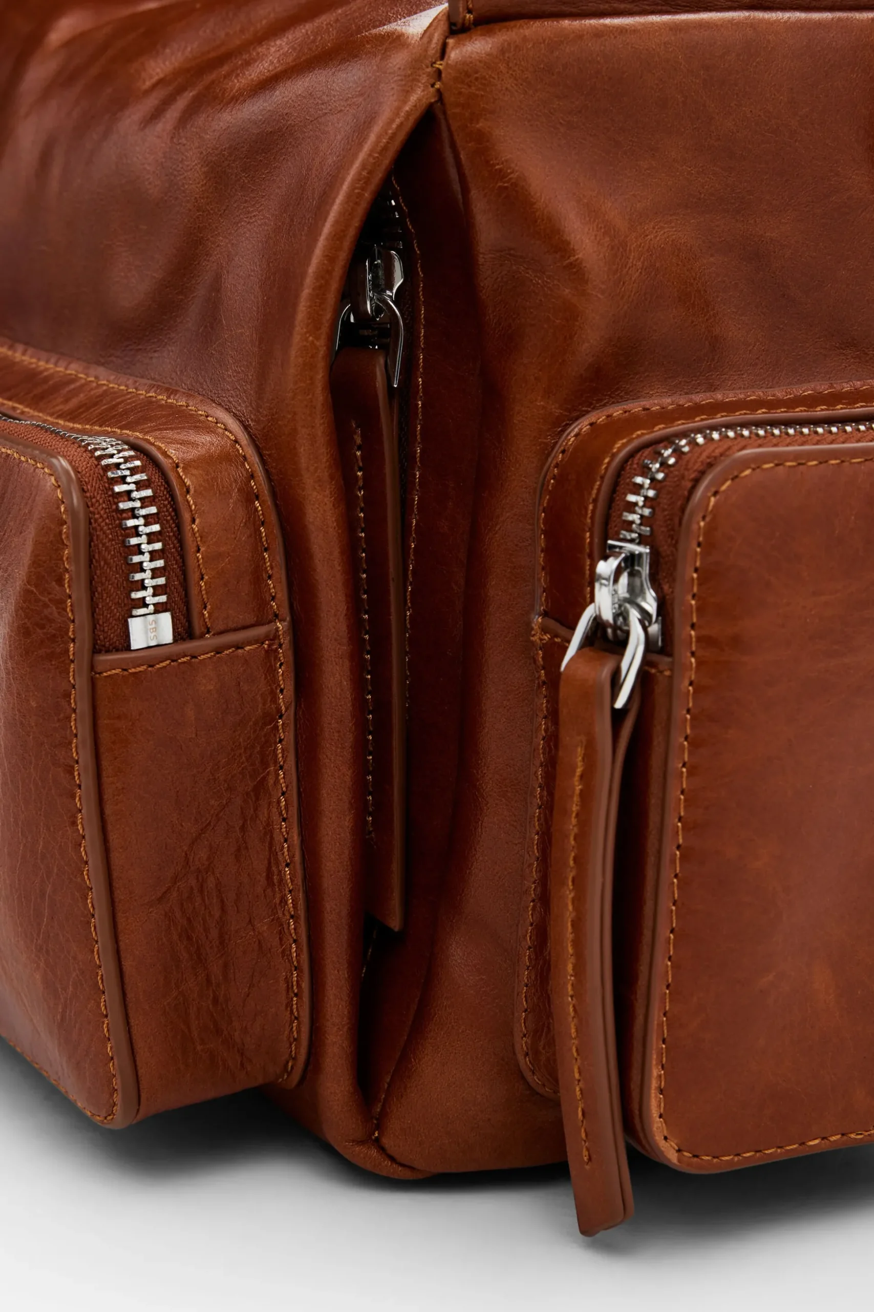 M leather pockets bag
