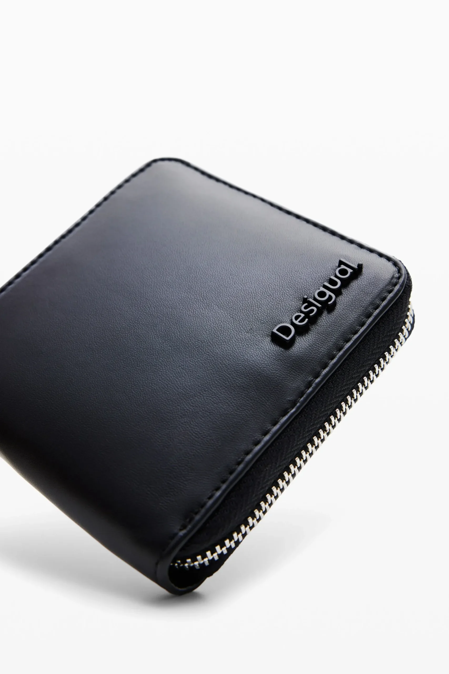 M padded leather wallet