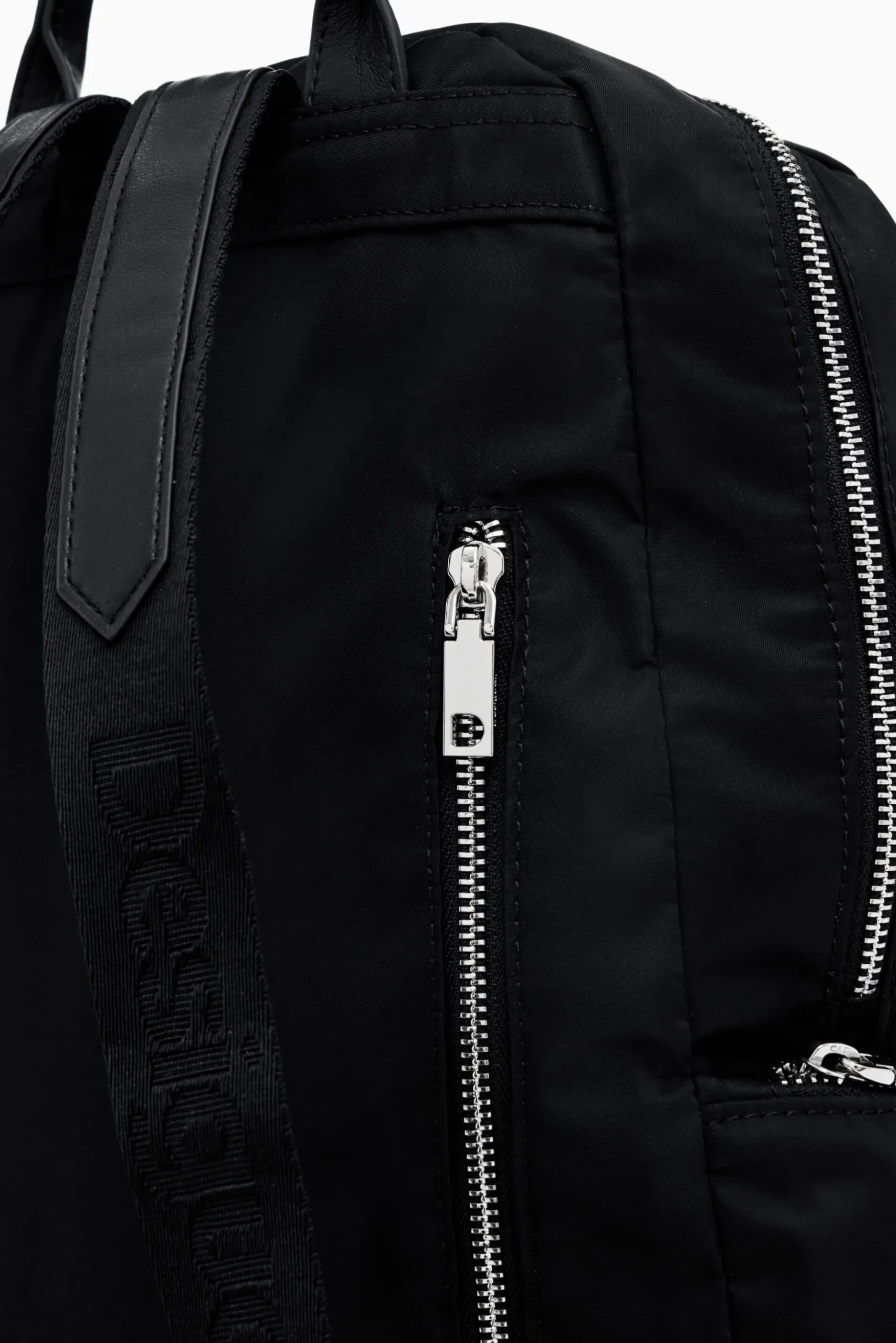 Medium backpack with multiple pockets