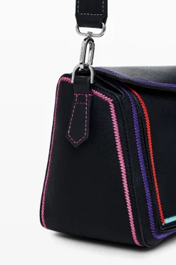 Multilineal handbag with zipper