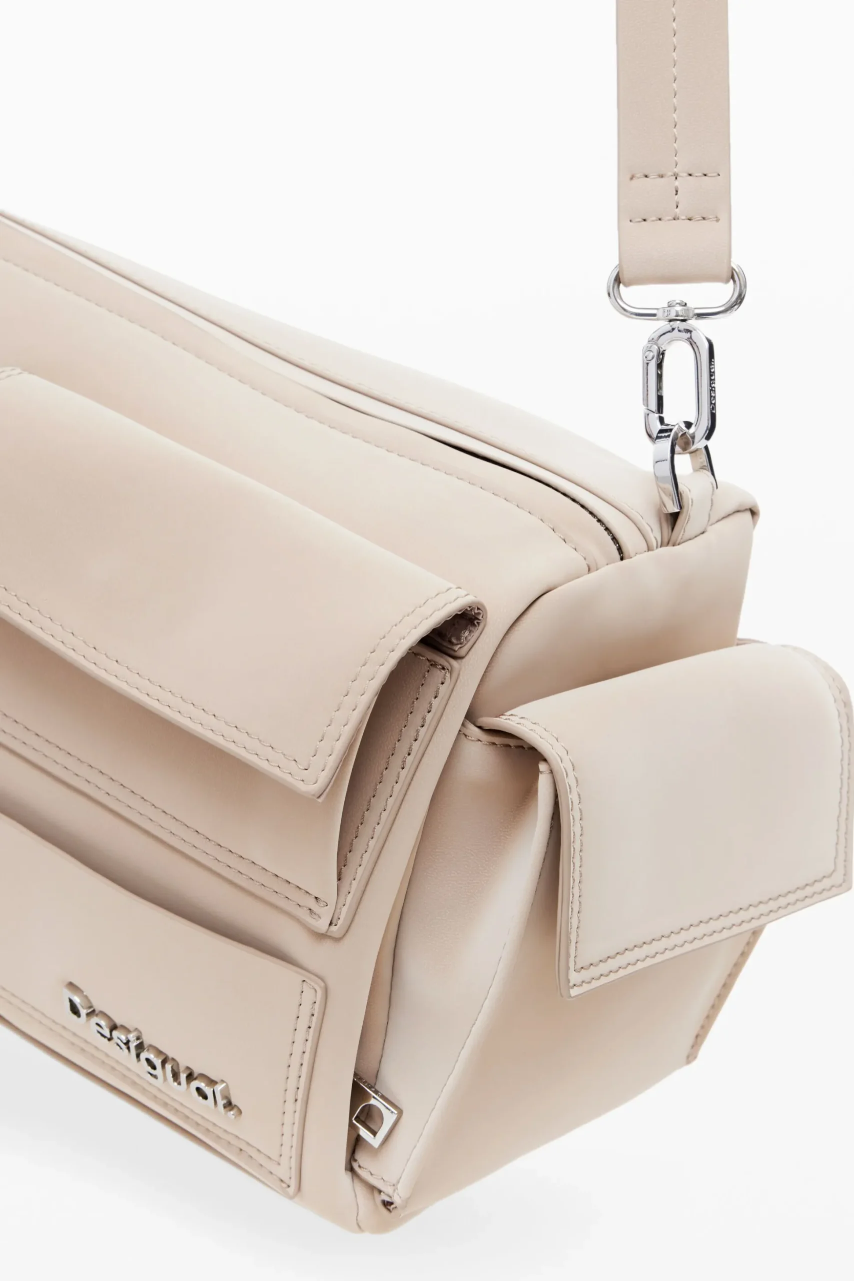 Multi-pocket baguette bag