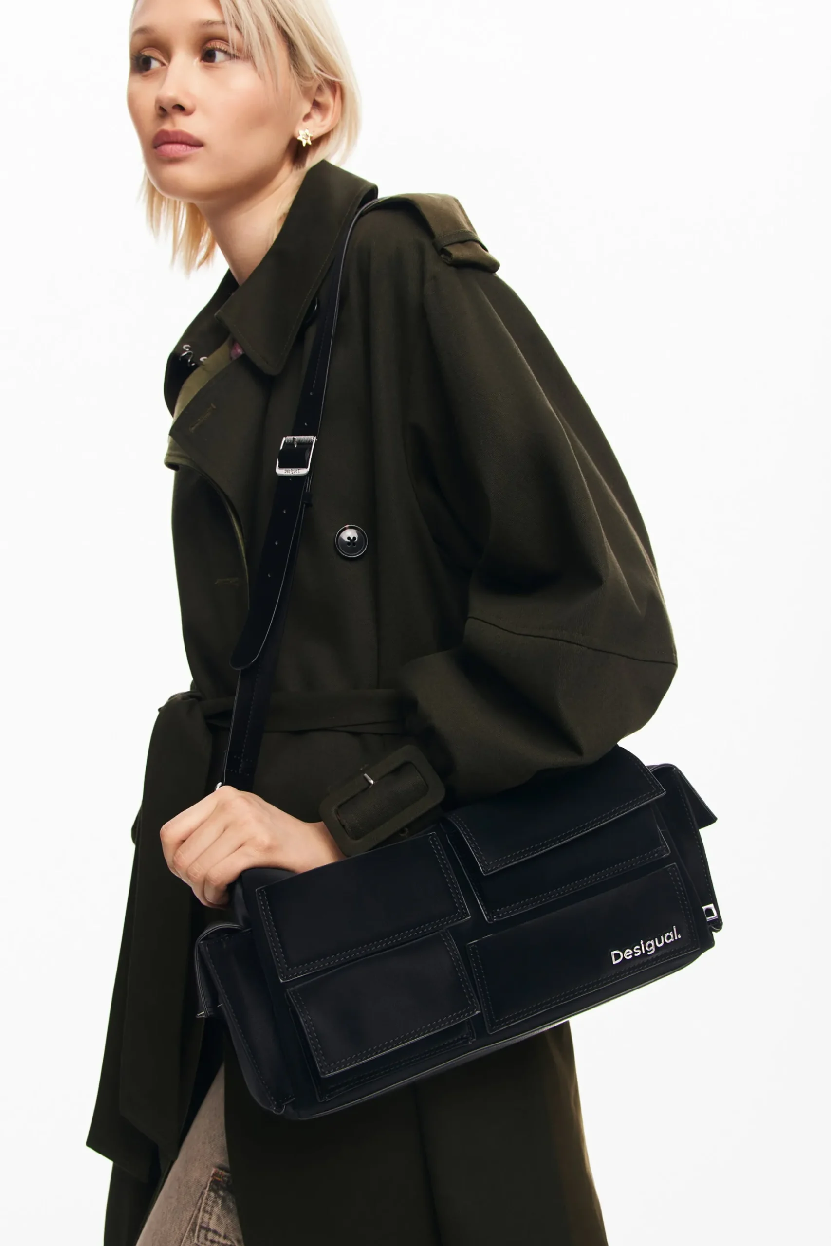 Multi-pocket baguette bag