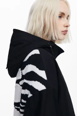 Multi-pocket lined parka