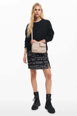 Multi-pocket shoulder bag