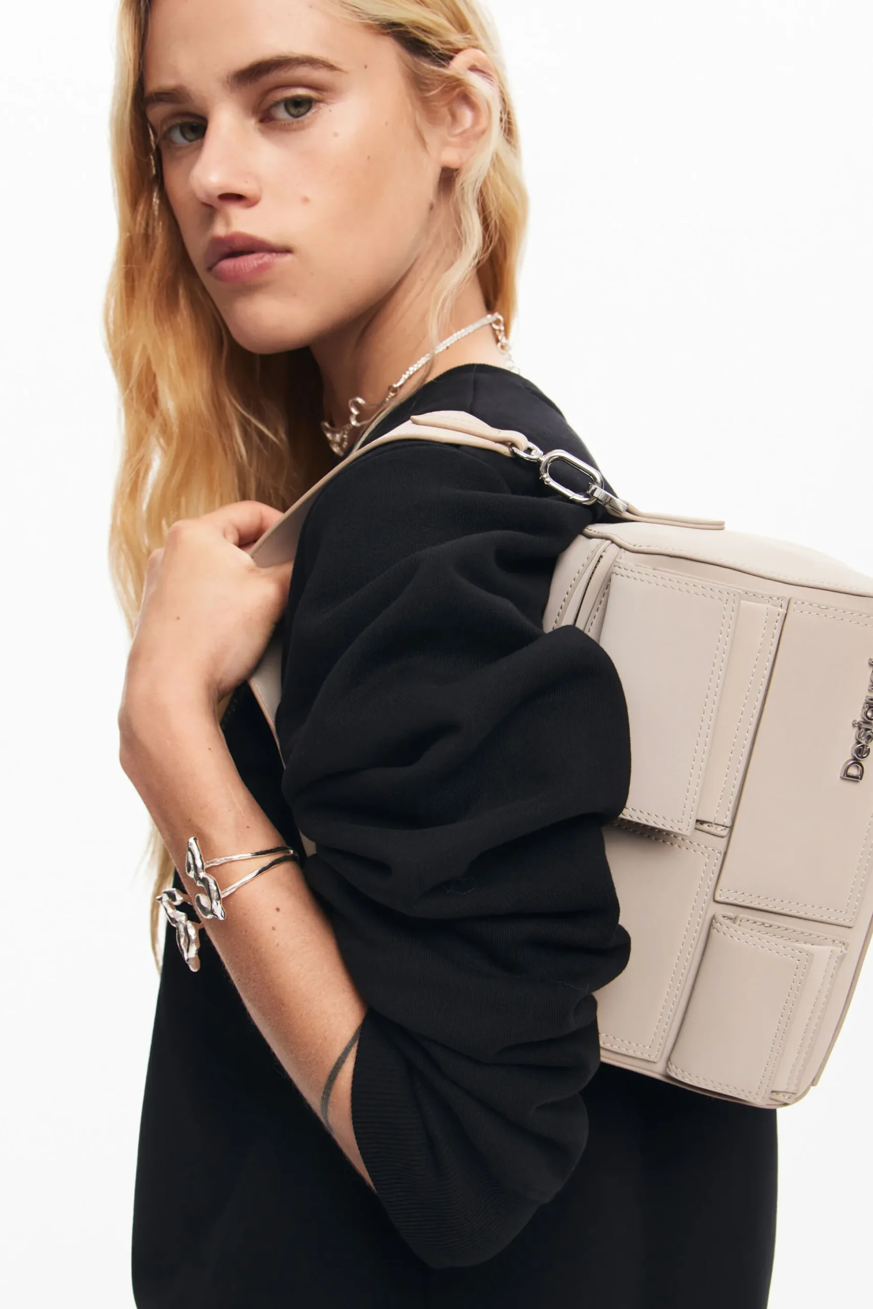 Multi-pocket shoulder bag