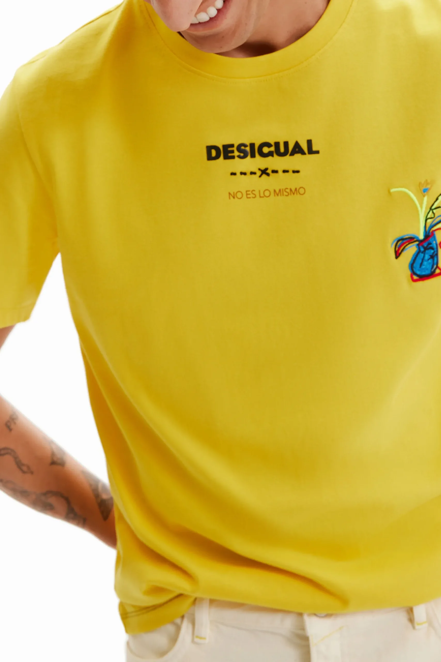 No es lo mismo short-sleeve T-shirt