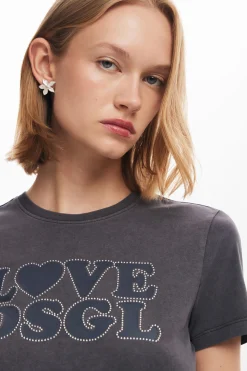 Plain T-shirt text