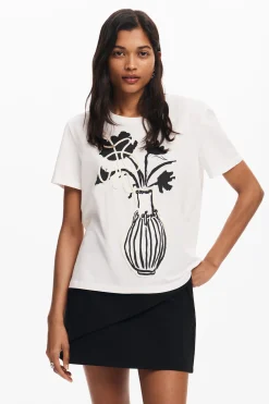 Plain vase T-shirt