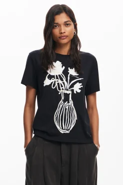 Plain vase T-shirt
