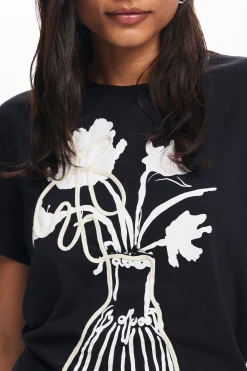 Plain vase T-shirt