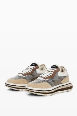 Runner patch sneakers