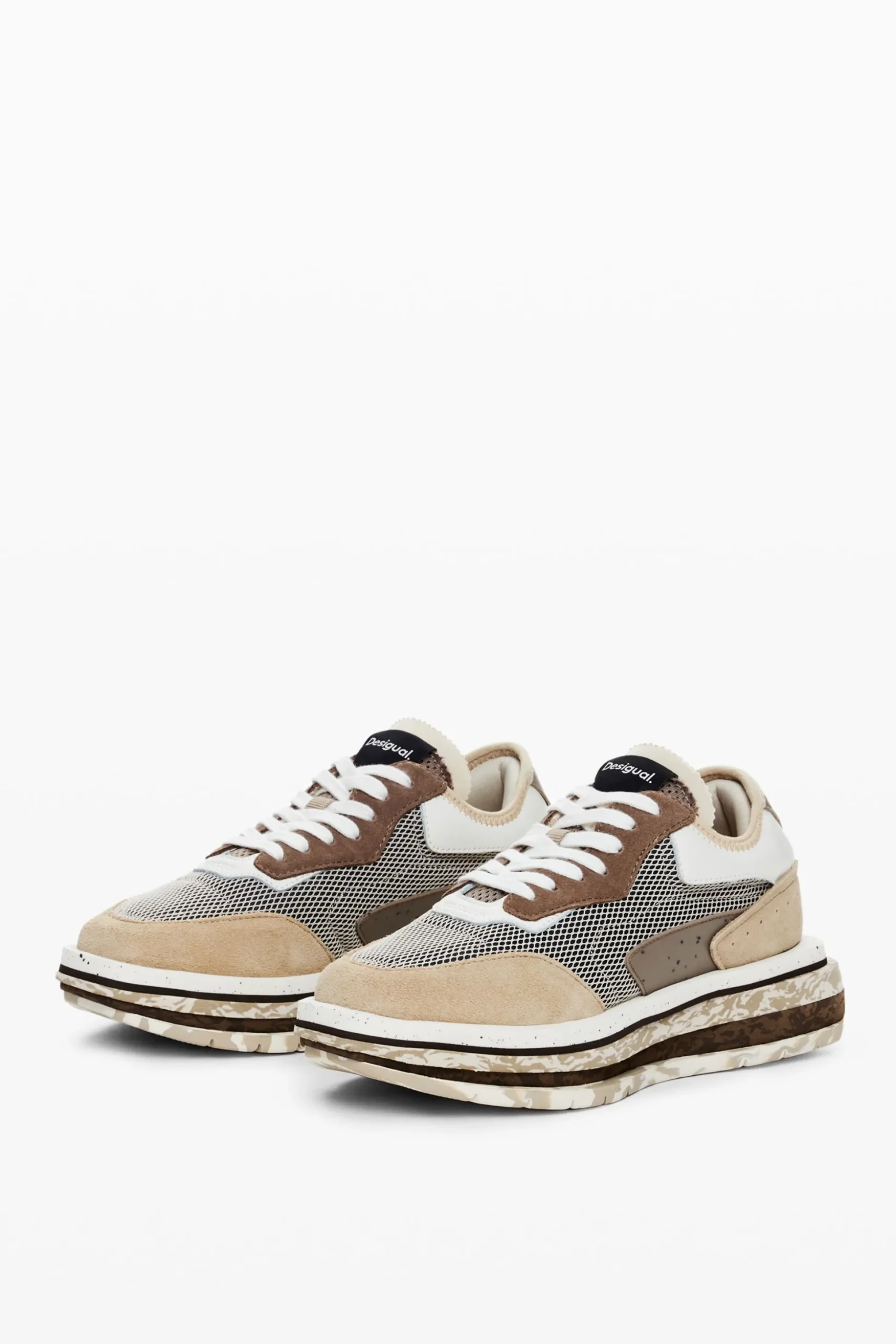 Runner patch sneakers