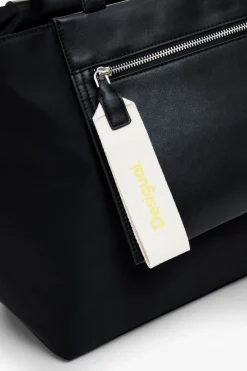 Shopper bag with pocket