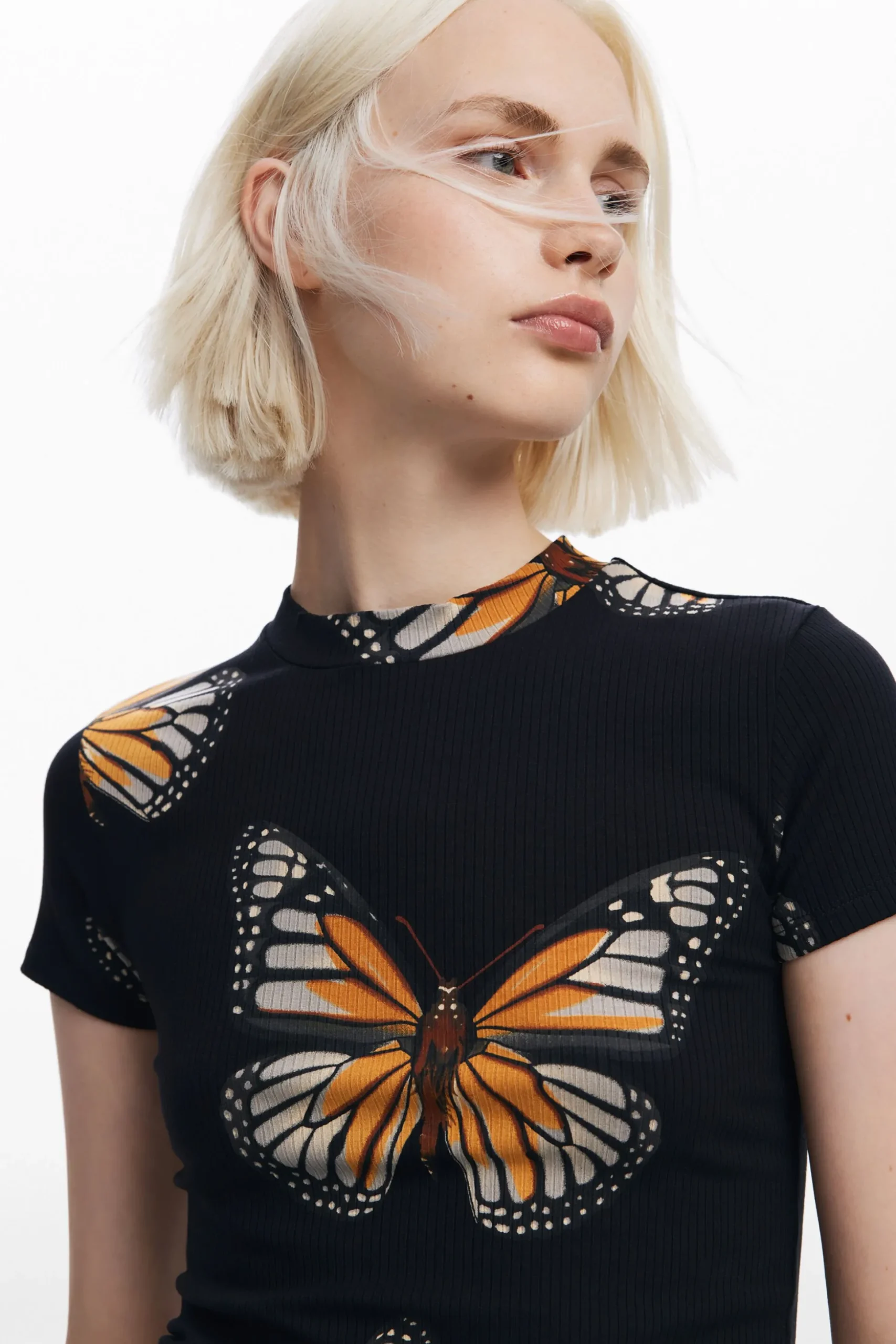 Short-sleeve butterfly T-shirt