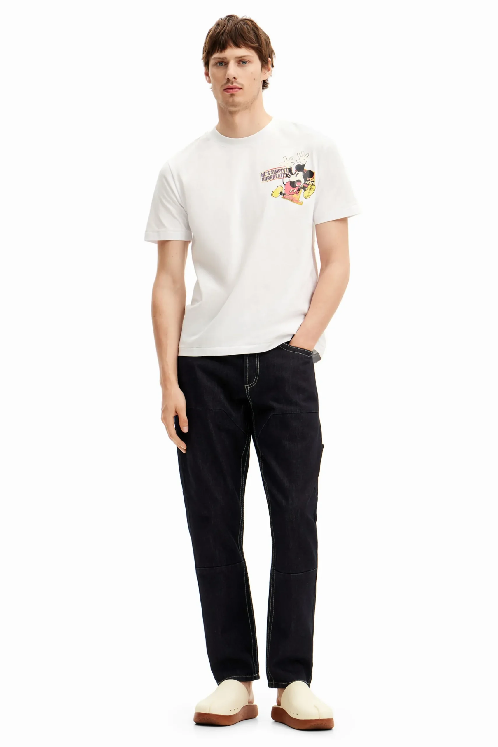 Short-sleeved Mickey Mouse t-shirt with a phrase.