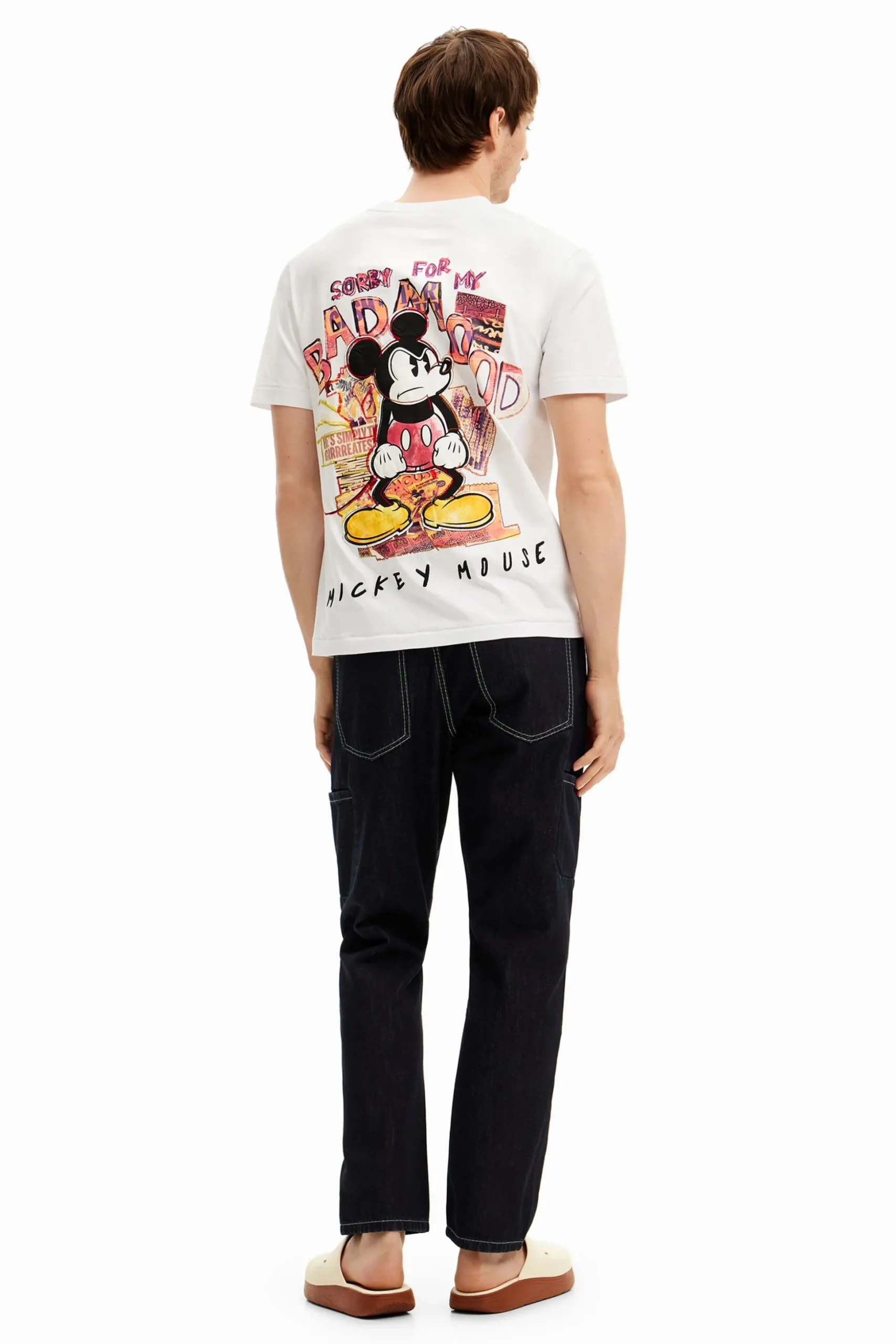 Short-sleeved Mickey Mouse t-shirt with a phrase.