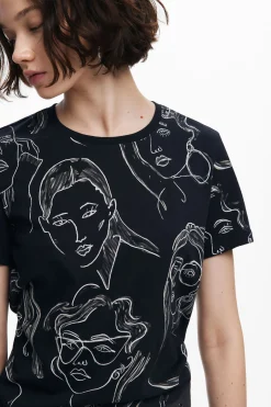 Short-sleeved T-shirt with faces
