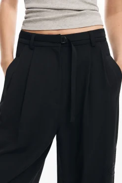 Straight long pants