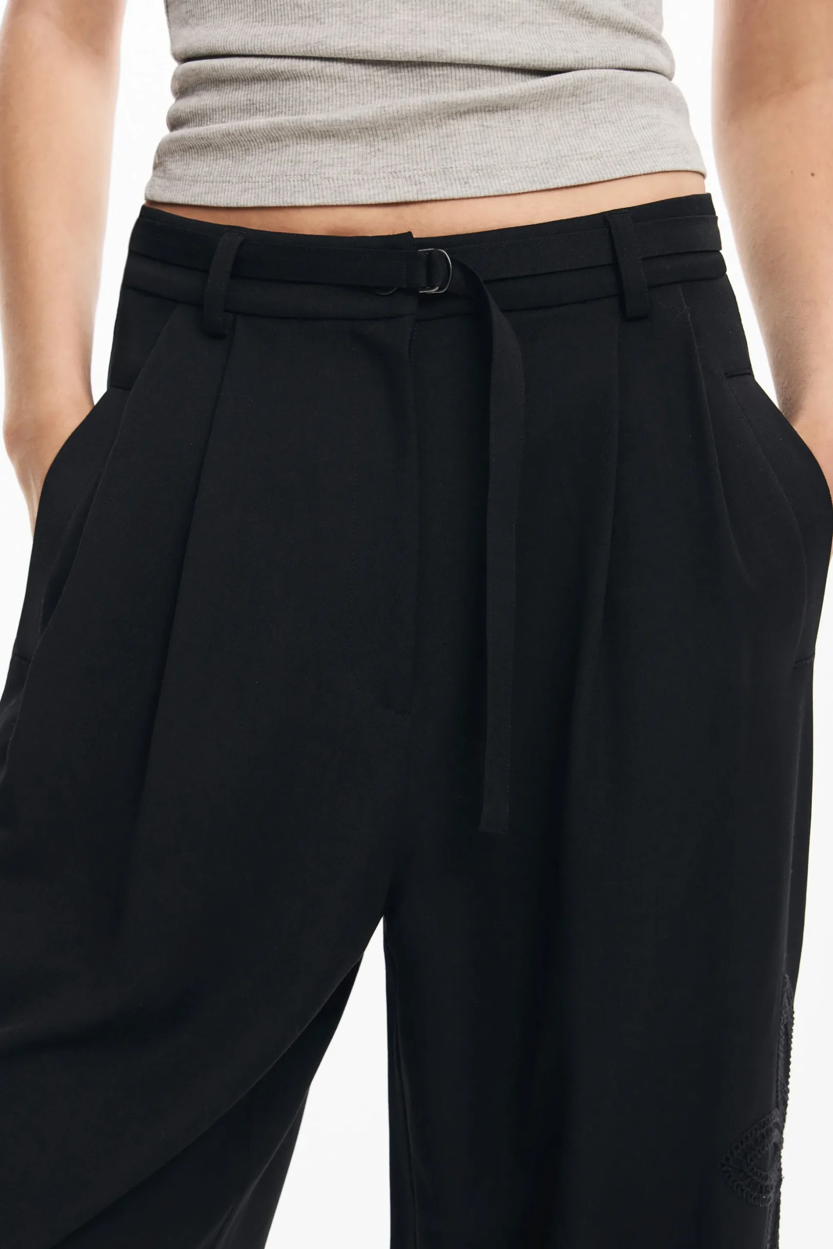 Straight long pants