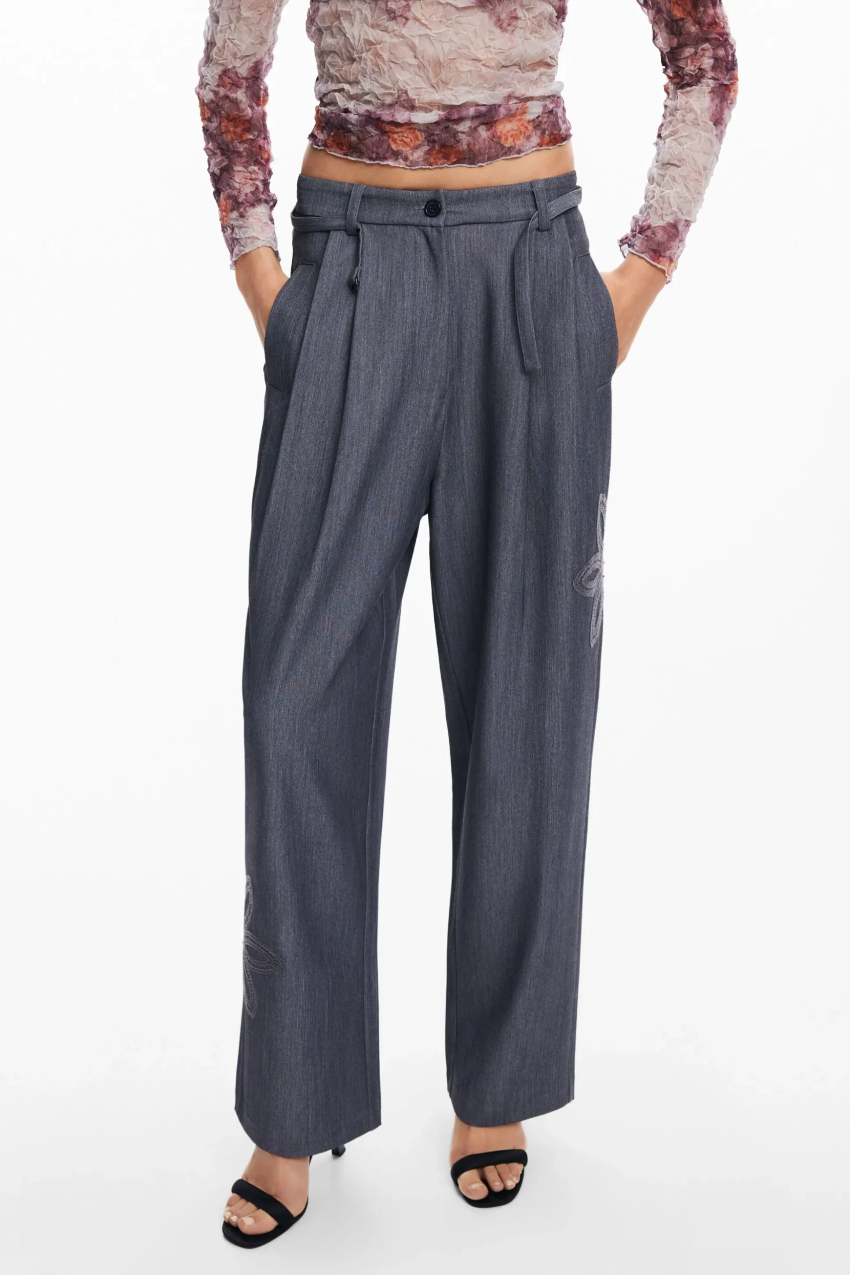 Straight long pants