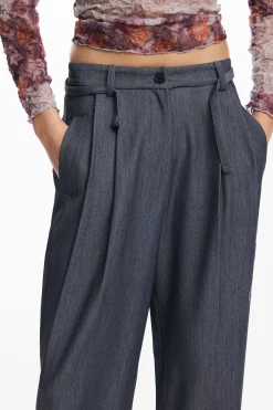 Straight long pants