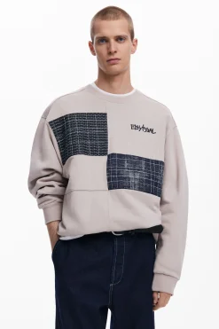 Sweatshirt with patches