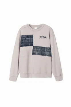 Sweatshirt with patches