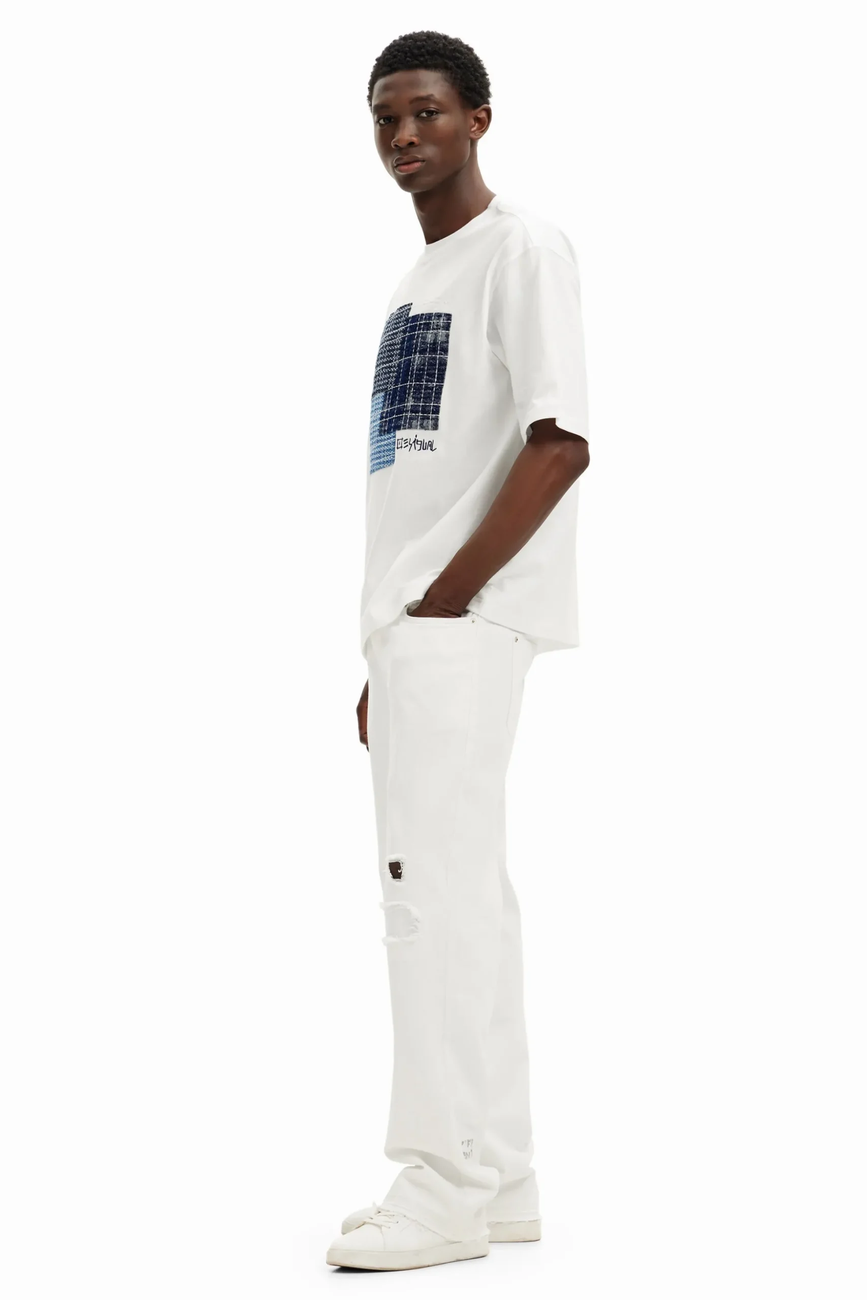 T-shirt with central patch