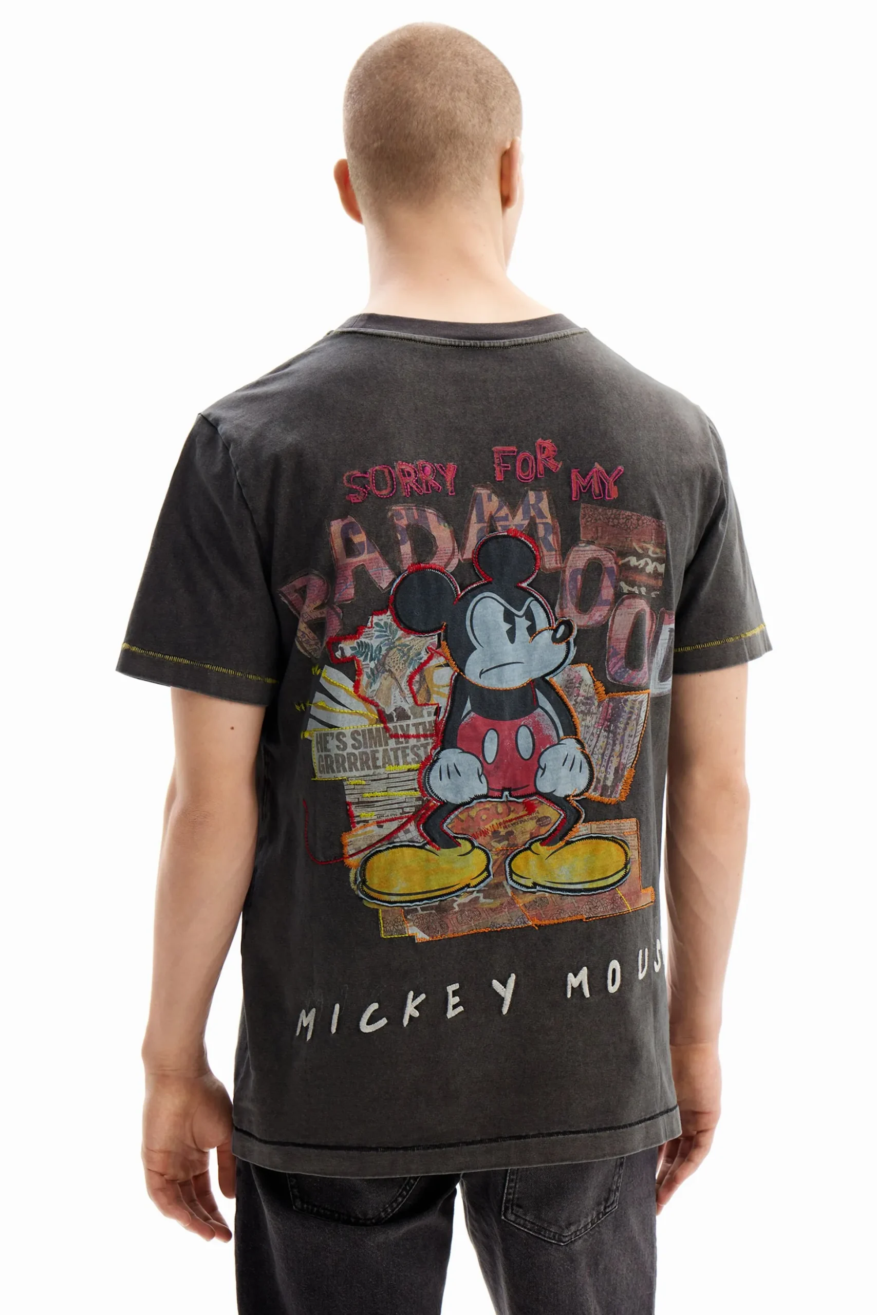 T-shirt with Mickey Mouse drawing