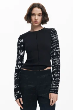 T-shirt with printed sleeves