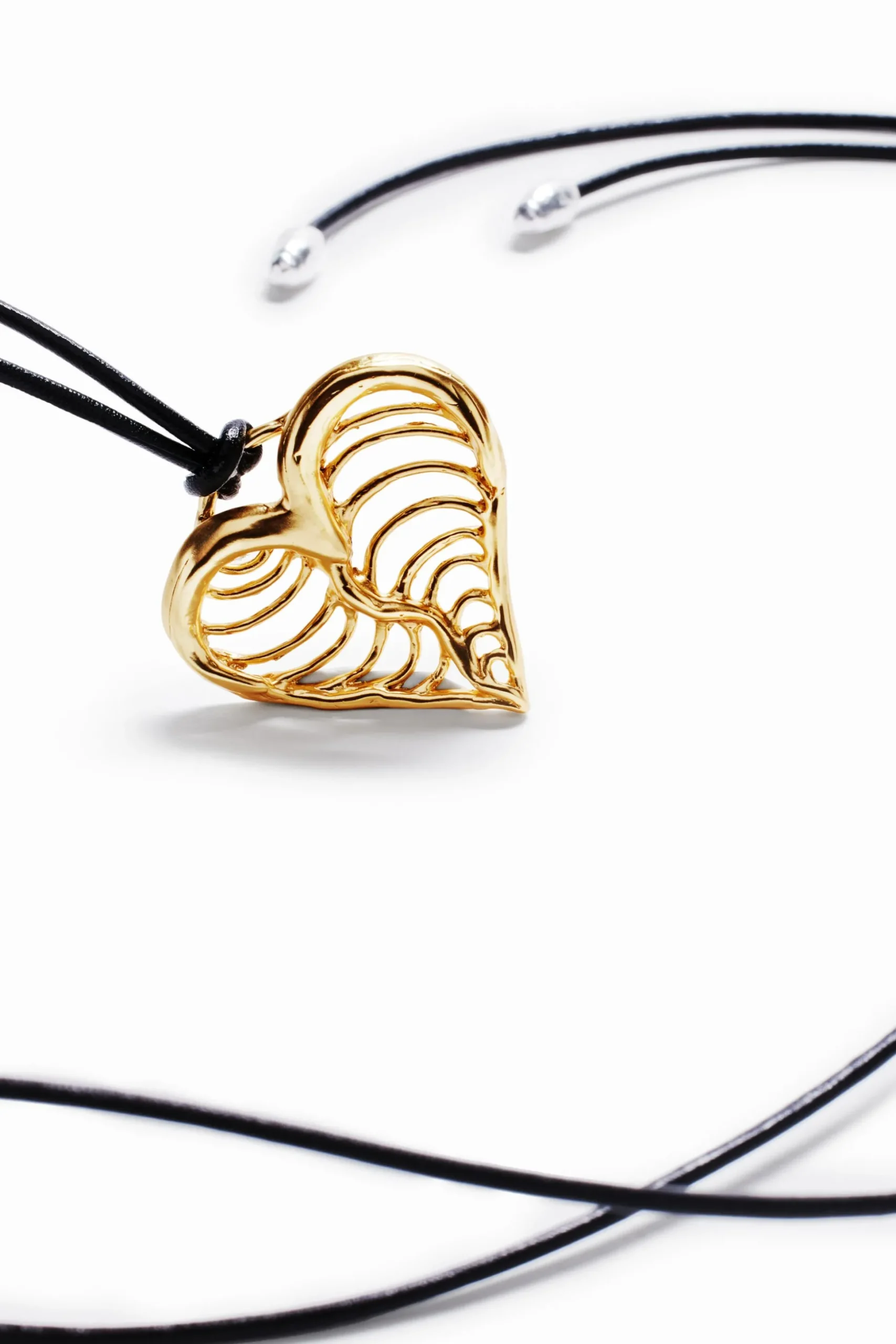 Zalio cord gold-plated heart pendant