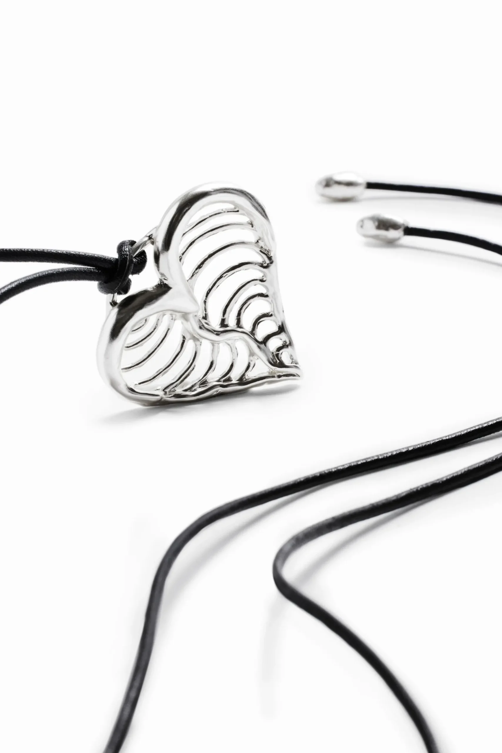 Zalio cord silver-plated heart pendant
